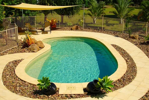 UAE Manufacturing Fiberglass Pools