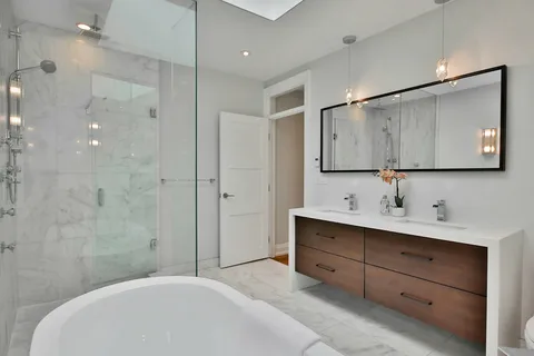 Modern bathroom Renovation Contactros dubai