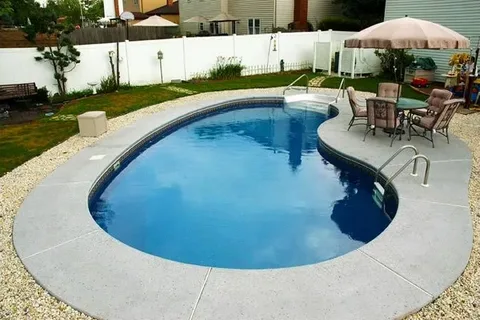 What is the best size pool for a small backyard?