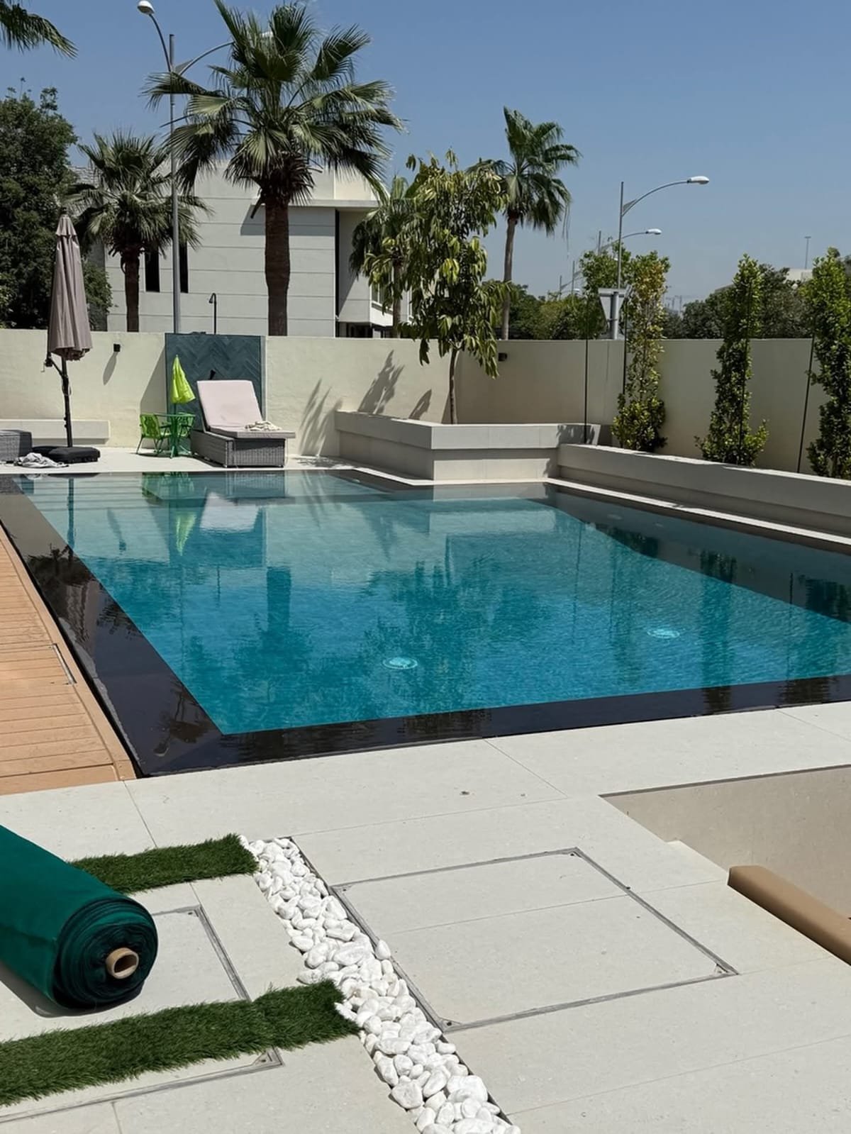 Affordable swimming pool contractors Dubai | top pool contractors in Dubai