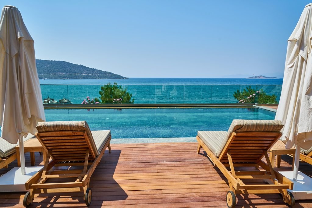Swimming Pool Landscapers In Dubai