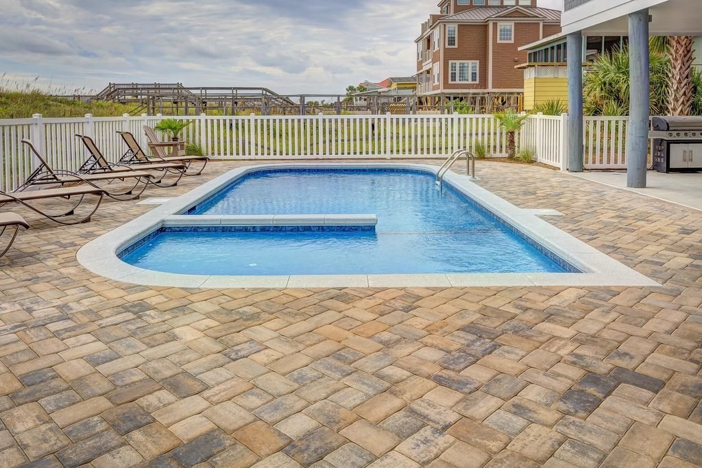 Swimming Pool Landscapers In Dubai
