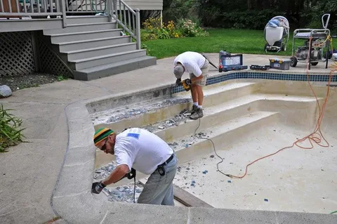Pool and landscaping contractors in Jumairah village triangel JVT