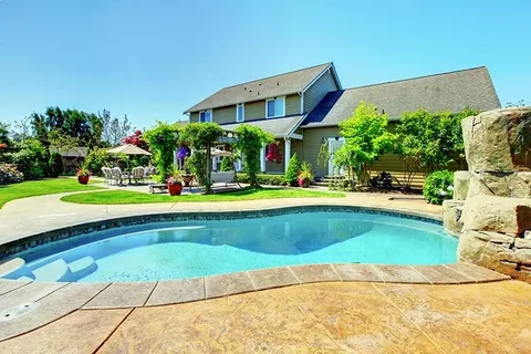 Pool and landscaping contractors in Jumairah village triangel JVT
