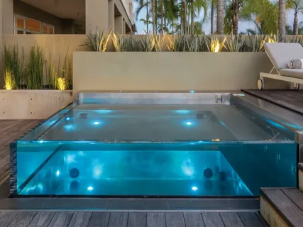 Acrylic Swimming Pool Contractors UAE | Al Naseem